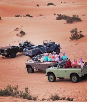 Jeeps deserto com turistas